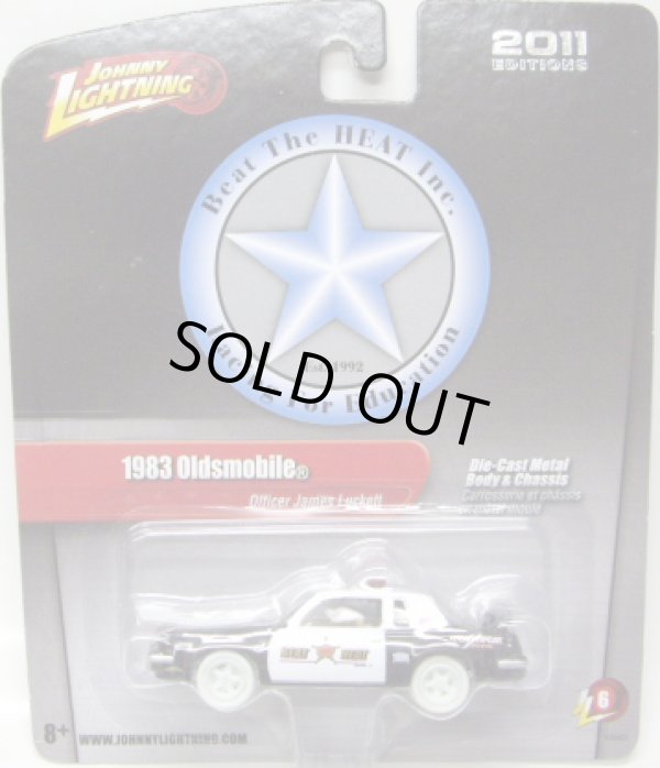 画像1: JOHNNY LIGHTNING 2.0  R6 【"OFFICER JAMES LUCKETT"1983 OLDSMOBILE】 BLACK-WHITE (WHITE LIGHTNING)