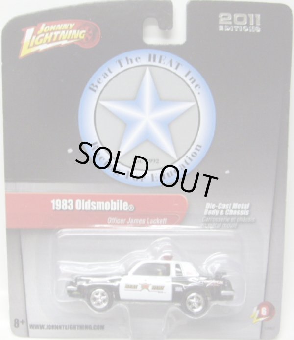 画像1: JOHNNY LIGHTNING 2.0  R6 【"OFFICER JAMES LUCKETT"1983 OLDSMOBILE】 BLACK-WHITE