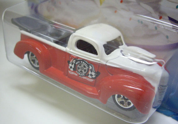 画像: 2010 WALMART EXCLUSIVE HAPPY BIRTHDAY! 【'40 FORD TRUCK】　RED/PR5