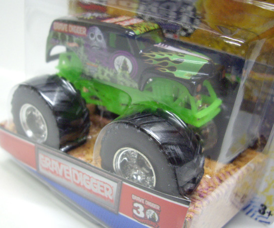 画像: 2012 MONSTER JAM INSIDE TOPPS 【GRAVE DIGGER】 BLACK 