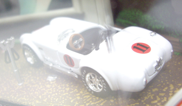 画像: 2002 COLLECTIBLES 【ELVIS DRIVE IN COLLECTION / 1965 SHELBY COBRA 427 S/C】 WHITE/RR