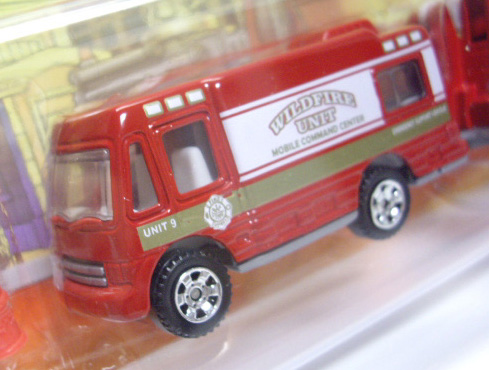 画像: 2012 HITCH'N HAUL 【FLAME TAMERS (TRUCK CAMPER/MOBILE LIGHT TRUCK】 RED