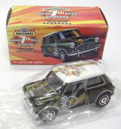 2009 MATCHBOX 7th Annual MCCH Gathering 【1964 AUSTIN MINI COOPER S】DK.OLIVE  (DINNER MODEL) (125台限定） - attictoyz （アティックトイズ）