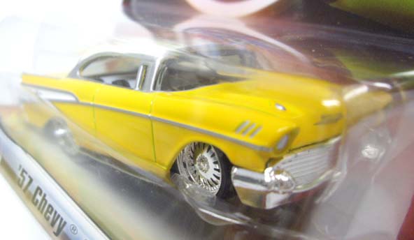 画像: 2007 1/50 CUSTOM CLASSICS 【'57 CHEVY BEL AIR】　YELLOW/RR