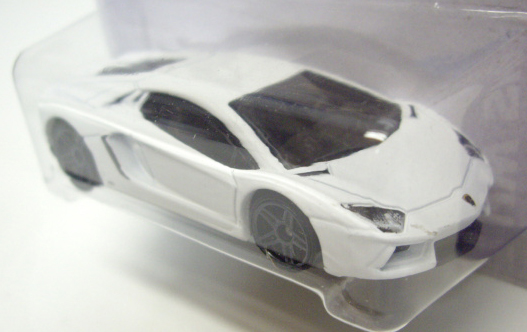 画像: 【LAMBORGHINI AVENTADOR LP 700-4】　FLAT WHITE/PR5