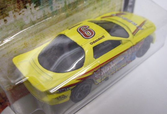 画像: 2012 WALMART EXCLUSIVE "CARS OF THE DECADES" 【PONTIAC FIREBIRD】 YELLOW/5SP