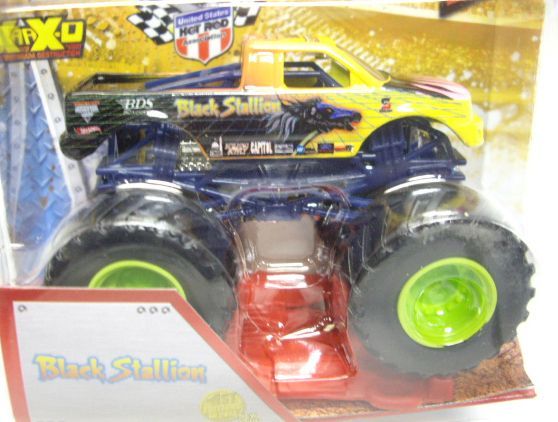 画像: 2013 MONSTER JAM included CRUCHABLE CAR! 【BLACK STALLION】 YELLOW (1ST EDITIONS)