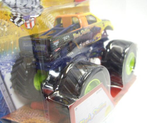 画像: 2013 MONSTER JAM included CRUCHABLE CAR! 【BLACK STALLION】 YELLOW (1ST EDITIONS)