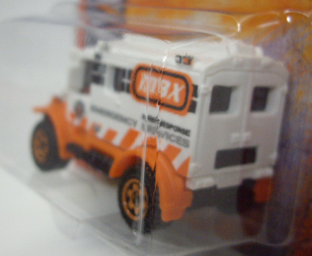 画像: 2013 【4X4 SCRAMBULANCE】 WHITE-ORANGE