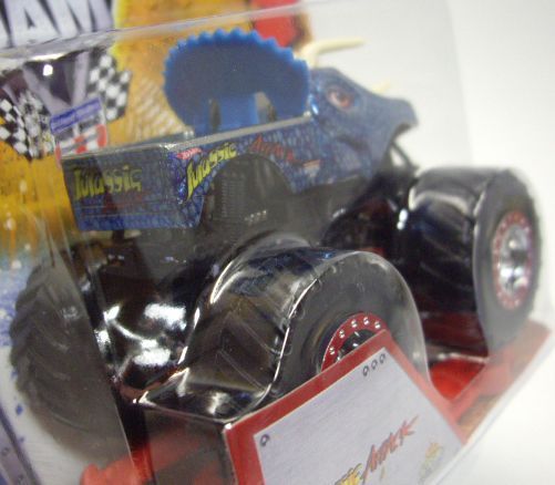 画像: 2013 MONSTER JAM included CRUCHABLE CAR! 【JURASSIC ATTACK】 SPEC.BLUE-SILVER (SPECTRA FLAMES)