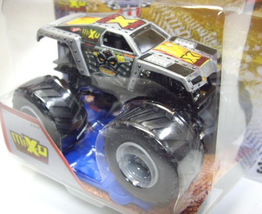 画像: 2013 MONSTER JAM included CRUCHABLE CAR! 【MAX-D】 SILVER