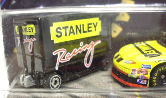 画像: 2000 HOT WHEELS RACING PIT CREW 【#36 TEAM STANLEYCICCI-WELIVER RACING/PONTIAC GRAND PRIX and TOOL BOX】　YELLOW/RR