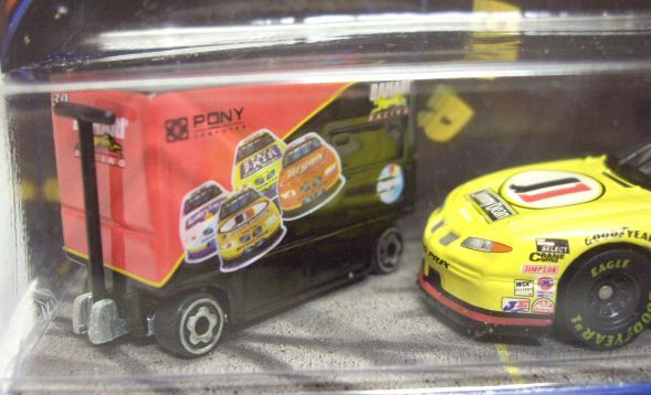 画像: 2000 HOT WHEELS RACING PIT CREW 【#30 TEAM BAHARI RACING/PONTIAC GRAND PRIX and TOOL BOX】　YELLOW-BLACK/RR