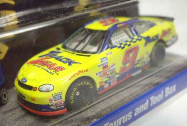 画像: 2000 HOT WHEELS RACING PIT CREW 【#9 TEAM TRACK GEAR ROUSH RACING/FORD TAURUS and TOOL BOX】　YELLOW/RR