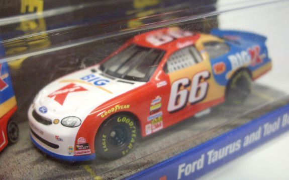 画像: 2000 HOT WHEELS RACING PIT CREW 【#66 TEAM KMART HAAS/CARTER MOTORSPORTS, LLC./FORD TAURUS and TOOL BOX】　WHITE-RED/RR