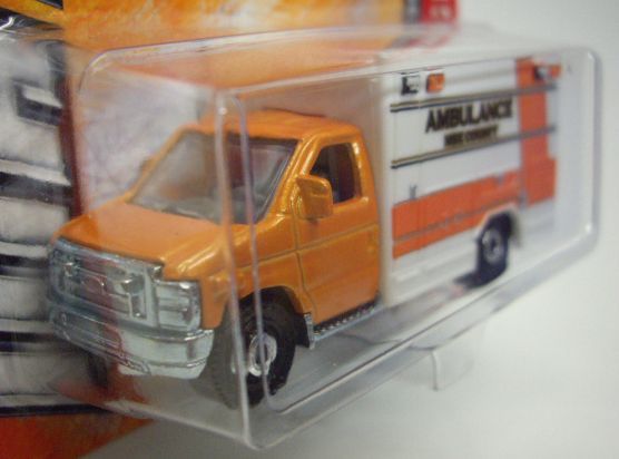 画像: 2013 【2009 FORD E-350 AMBULANCE】 ORANGE-WHITE