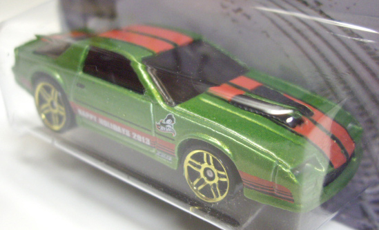 画像: 2013 WALMART EXCLUSIVE HOLIDAY HOT RODS 【1985 CHEVROLET CAMARO IROC-Z】 GREEN/PR5