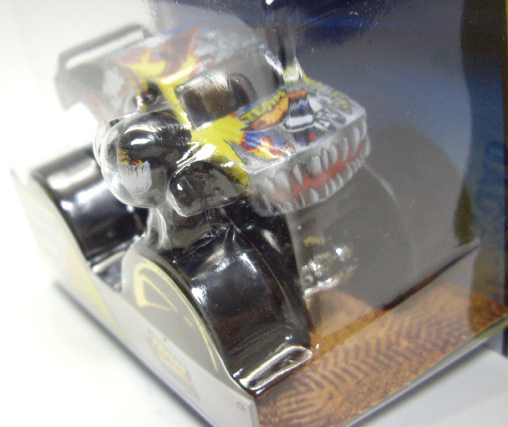 画像: 2014 MONSTER JAM included MONSTER JAM FIGURE! 【TEAM HOT WHEELS】 GRAY (TRACK ACE TIRES)