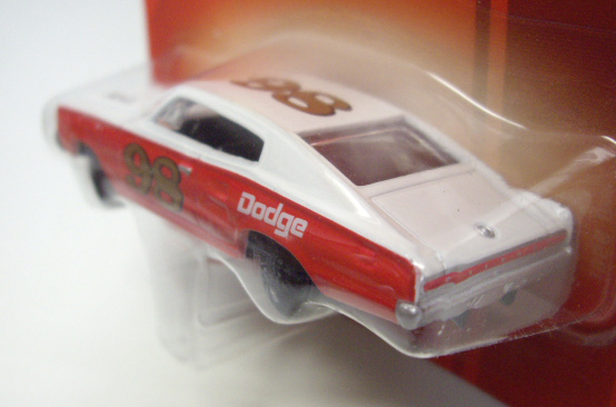 画像: FOREVER 64 EX 【1969 DODGE CHARGER】 WHITE-RED (WALMART EXCLUSIVE)