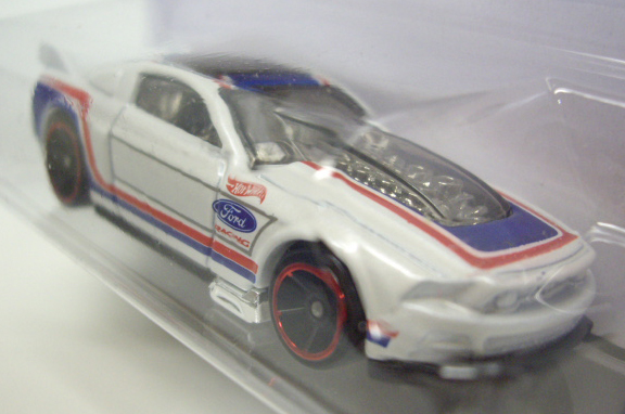 画像: 2014 WALMART EXCLUSIVE - MUSTANG 50 YEARS 【'13 FORD MUSTANG】 WHITE/O5