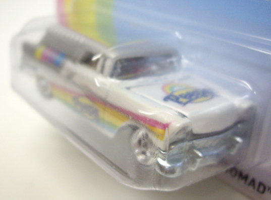 画像: 2014 POP CULTURE - JUST BORN CANDY 【'56 CHEVY NOMAD DELIVERY】WHITE-SILVER/RR (PEEPS) (KROGER・EASTER EXCLUSIVE)