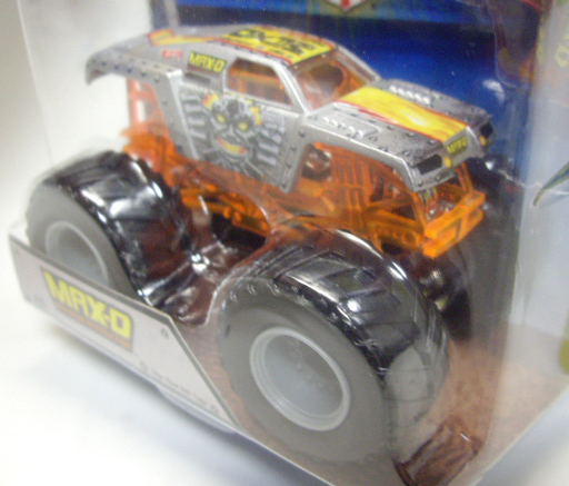 画像: 2015 MONSTER JAM includes SNAP-ON BATTLE SLAMMER! 【MAX-D】 SILVER (EDGE GLOW ROLL CAGE)