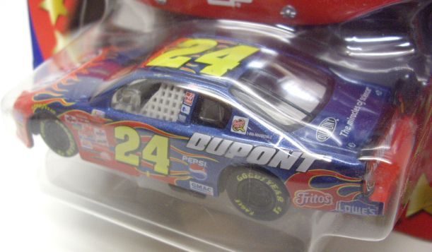 画像: 1/43 2002 ACTION - NASCAR WINNER'S CIRCLE 【"#24 DU PONT" CHEVY MONTE CARLO】　BLUE-RED (with 1/18 RACE HOOD)