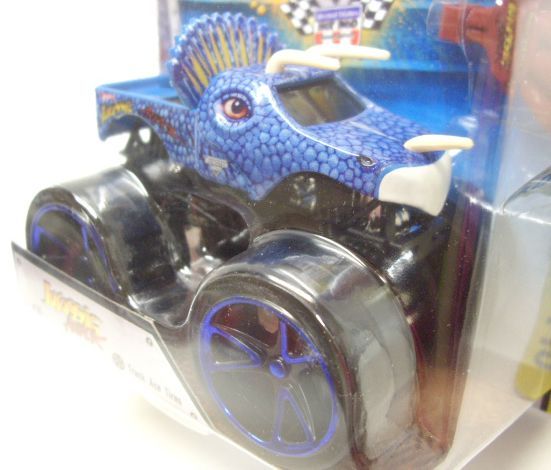 画像: 2015 MONSTER JAM includes SNAP-ON BATTLE SLAMMER! 【JURASSIC ATTACK】 LT.BLUE (TRACK ACE TIRES)