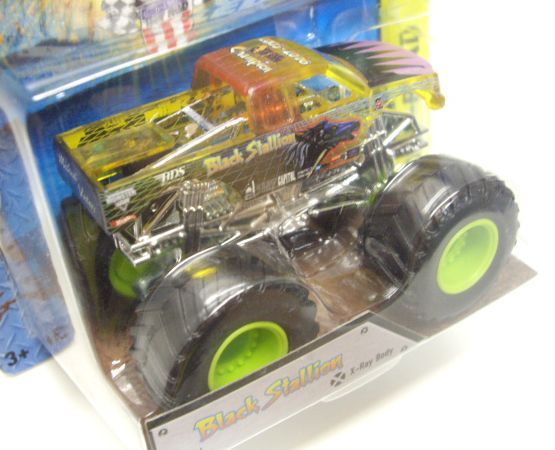 画像: 2015 MONSTER JAM includes SNAP-ON BATTLE SLAMMER! 【BLACK STALLION】 CLEAR YELLOW (X-RAY BODY)