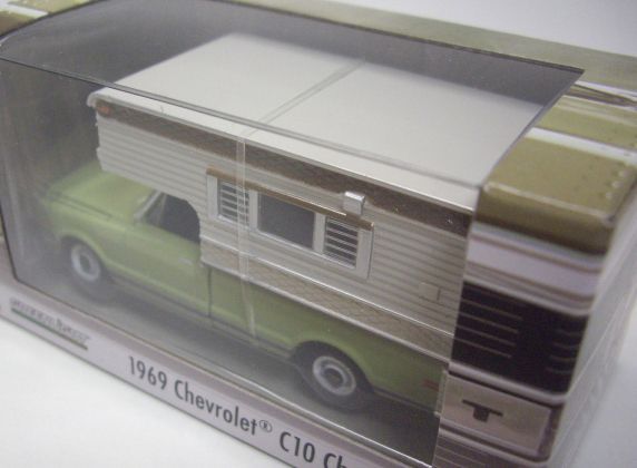 画像: 2015 GREENLIGHT HOBBY EXCLUSIVE 【1969 CHEVROLET C10 CHEYENNE WITHE LARGE CAMPER】 PALE GREEN/RR