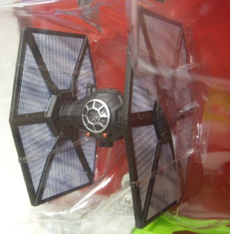 画像: 2016 HW STAR WARS STARSHIP "BLAST ATTACK" 【FIRST ORDER TIE FIGHTER (BATTLE DAMAGED)】　BLACK-GRAY