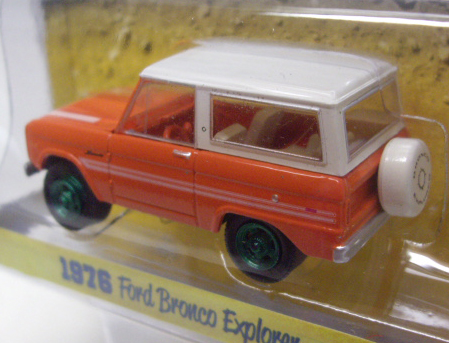 画像: GREENLIGHT COUNTRY ROADS S14 【1976 FORD BRONCO EXPLORER】 ORANGE/RR (GREEN MACHINE) 