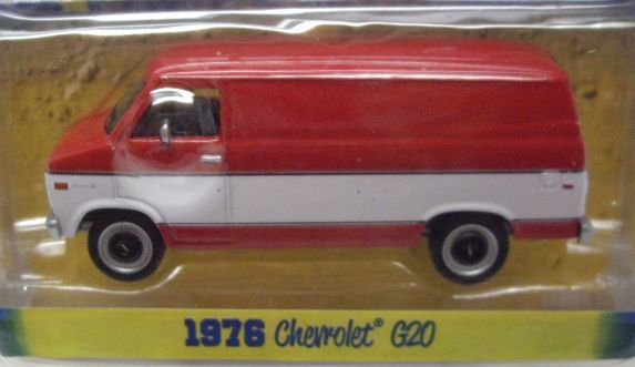 画像: GREENLIGHT COUNTRY ROADS S14 【1976 CHEVROLET G20】 RED-WHITE/RR