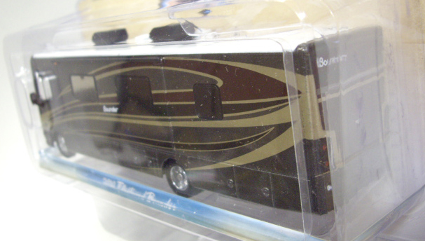 画像: 2016 GREENLIGHT HEAVY DUTY TRUCKS S4 【2016 FLEETWOOD BOUNDER】 GUNMET-BROWN/RR (ROUTE 66)