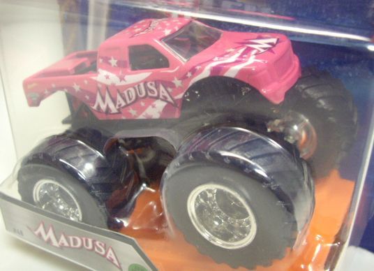 画像: 2016 MONSTER JAM includes STUNT RAMP! 【MADUSA】 PINK (2016 SPECIAL EDITION!)(予約不可）