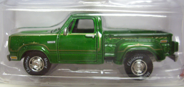 画像: 2016 JOHNNY LIGHTNING - HOLIDAY CLASSICS ORNAMENTS S1 【1978 DODGE WARLOCK】 GREEN/RR　