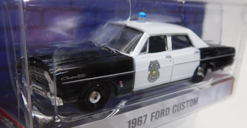 画像: 2016 GREENLIGHT HOT PURSUIT S20 【1967 FORD CUSTOM】 BLACK-WHITE/RR (NEW HAMPTON POLICE DEPARTMENT) 