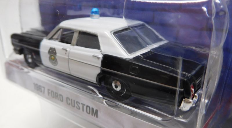 画像: 2016 GREENLIGHT HOT PURSUIT S20 【1967 FORD CUSTOM】 BLACK-WHITE/RR (NEW HAMPTON POLICE DEPARTMENT) 