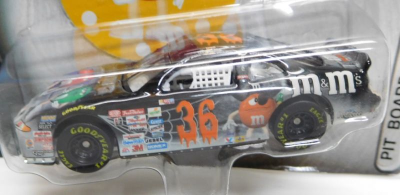 画像: 2001 HOT WHEELS RACING "PIT BOARD"【#36 TEAM M&M'S PONTIAC GRAND PRIX】 BLACK/RR