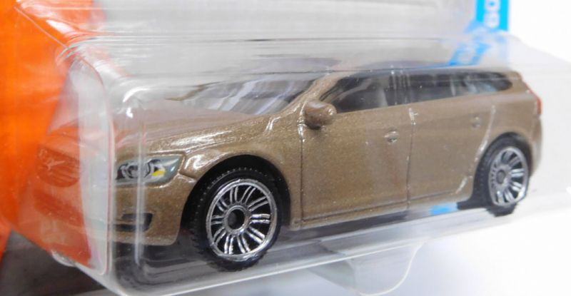 画像: 2017 【VOLVO V60 WAGON】  PALE BROWN