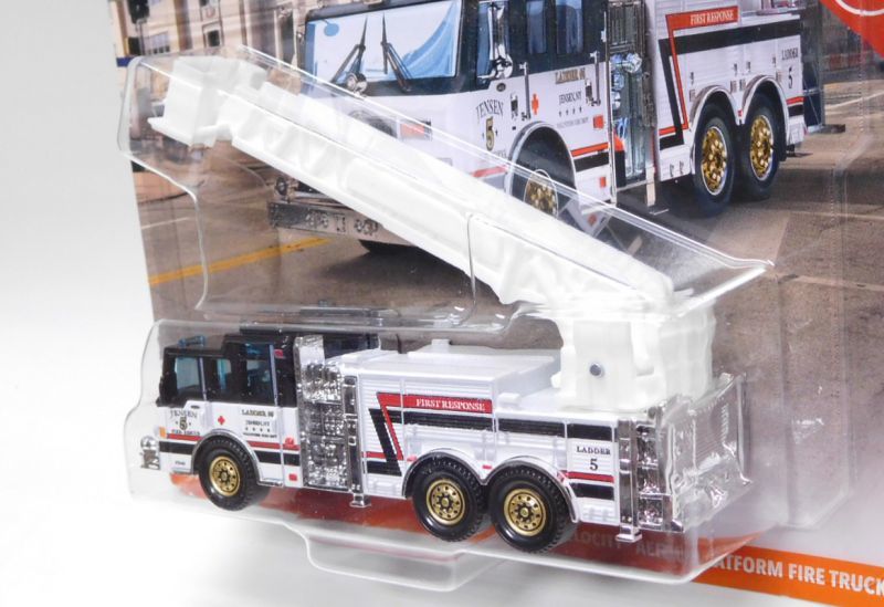 画像: 2019 REAL WORKING RIGS 【PIERCE VELOCITY AERIAL PLATFORM FIRE TRUCK】 WHITE-BLACK