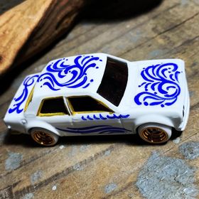 画像: HELLS DEPT 2020 - BOO Pinstriping x JDC13 【"陶器シリーズ" DATSUN BLUEBIRD 510 (カスタム完成品）】WHITE(水流）/RR （送料サービス適用外）