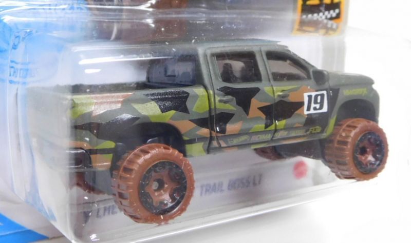 画像: 【'19 CHEVY SILVERADO TRAIL BOSS LT】CAMO OLIVE/BLOR