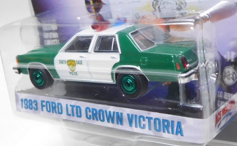 画像: 2022 GREENLIGHT HOLLYWOOD SERIES 33 【1983 FORD LTD CROWN VICTORIA】GREEN-WHITE(ACE VENTURA) (GREEN MACHINE)