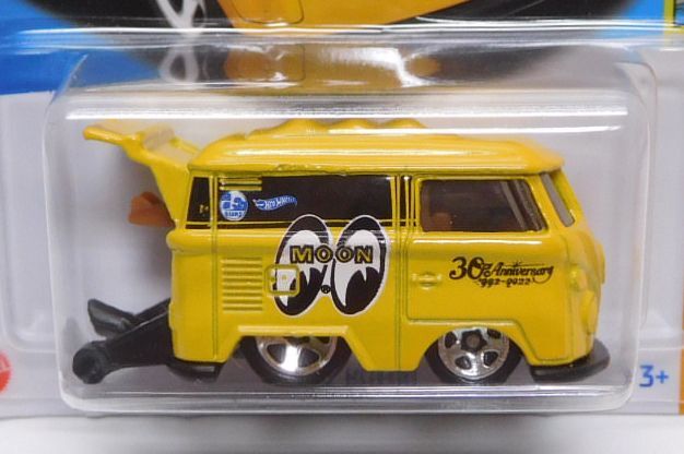 画像: 【KOOL KOMBI】YELLOW/5SP (MOONEYES)