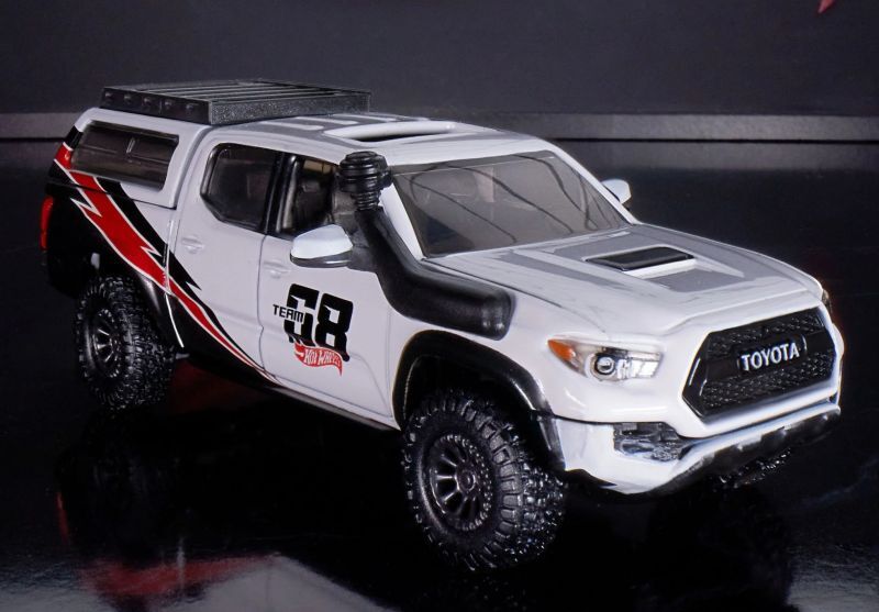 画像: 2024 RLC EXCLUSIVE "ELITE 64 MOD SHOP" 【'17 TOYOTA TACOMA (パーツ換装タイプ)】WHITE/RR