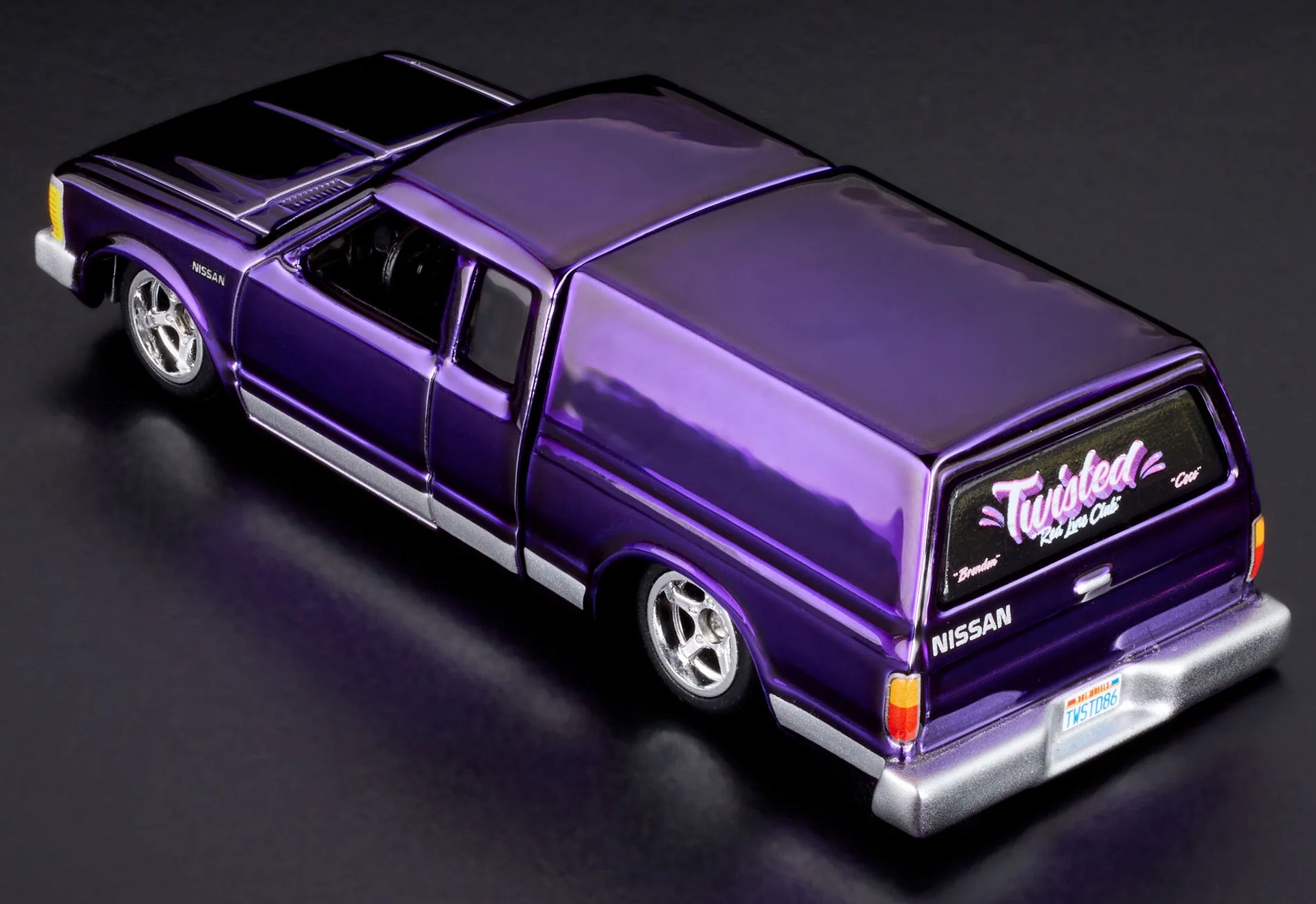 画像: 2024 RLC EXCLUSIVE【1986 NISSAN 720 KING CAB (可動式ベッド)】SPEC.PURPLE/RR（予約不可）