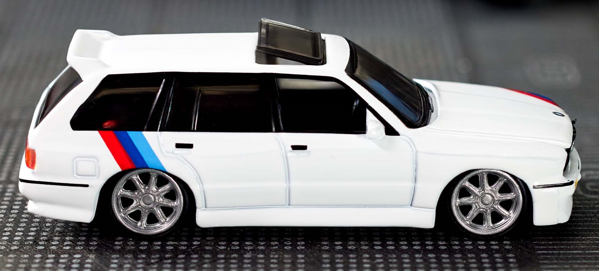 画像: 2024 RLC EXCLUSIVE "ELITE 64" 【1990 BMW 318i TOURING (フード脱着タイプ)】WHITE/RR