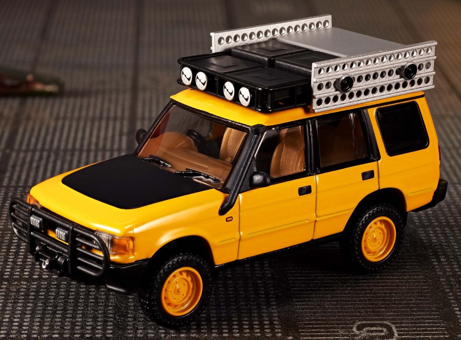 画像: 2024 RLC EXCLUSIVE "ELITE 64 MOD SHOP" 【'94 LAND ROVER DISCOVERY (パーツ換装タイプ)】YELLOW/RR