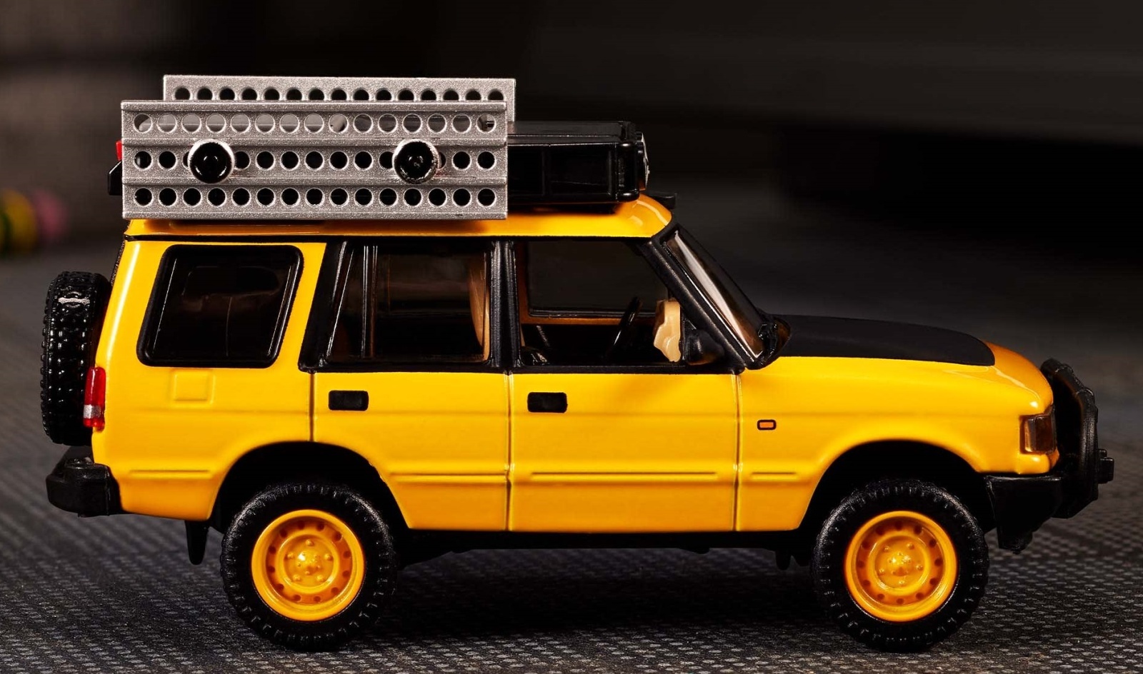 画像: 2024 RLC EXCLUSIVE "ELITE 64 MOD SHOP" 【'94 LAND ROVER DISCOVERY (パーツ換装タイプ)】YELLOW/RR